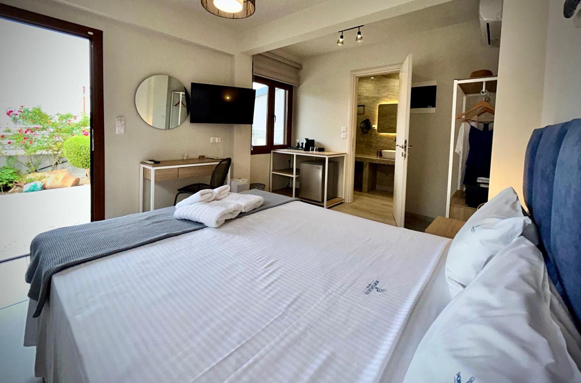 Porto Portes Suites Nea Poteidaia Exterior photo