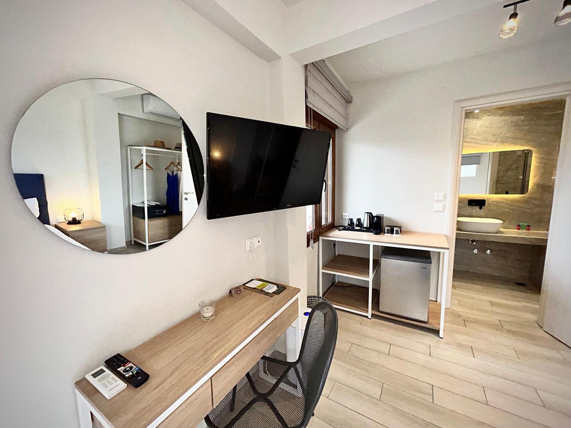 Porto Portes Suites Nea Poteidaia Exterior photo