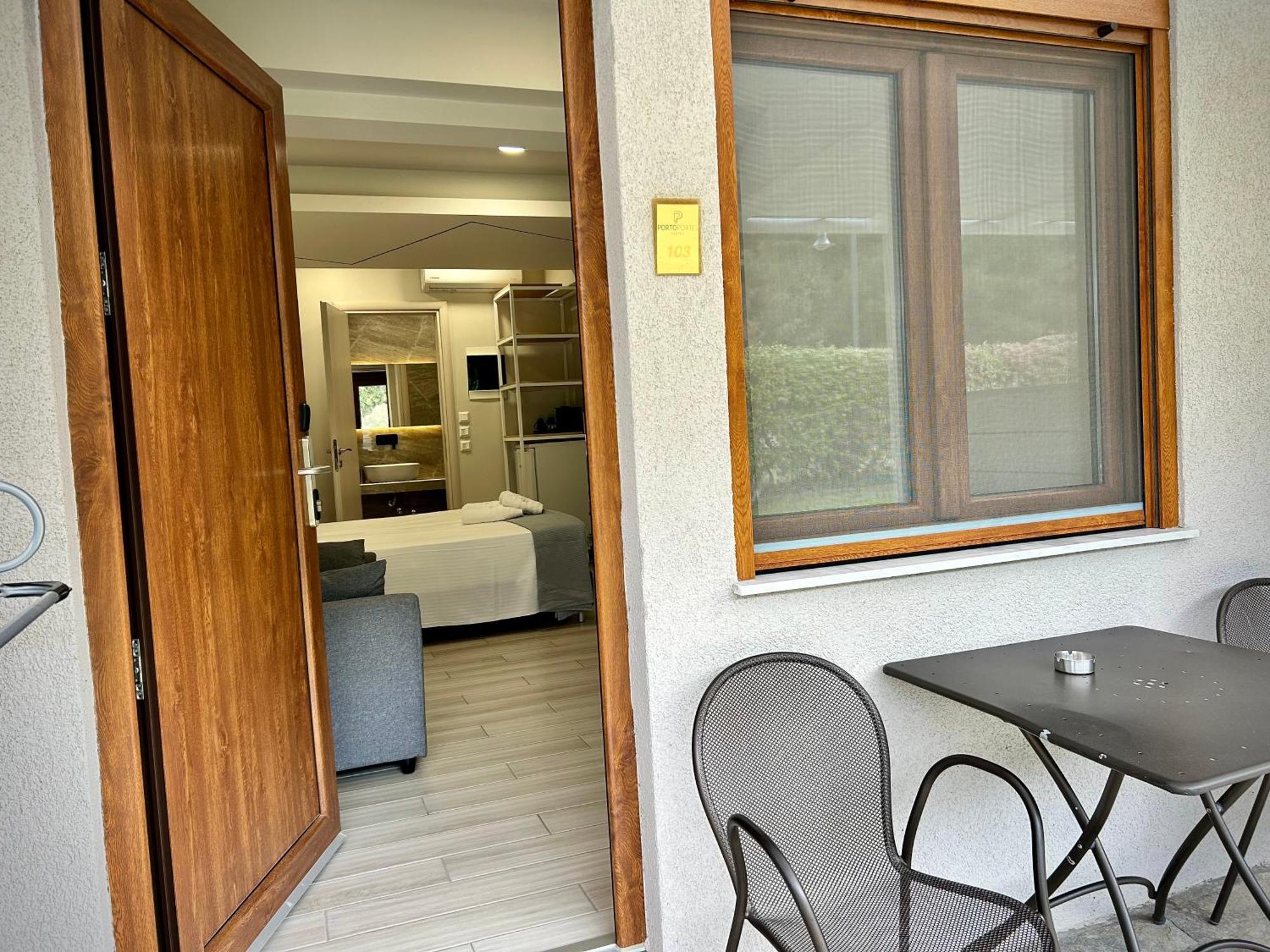 Porto Portes Suites Nea Poteidaia Exterior photo