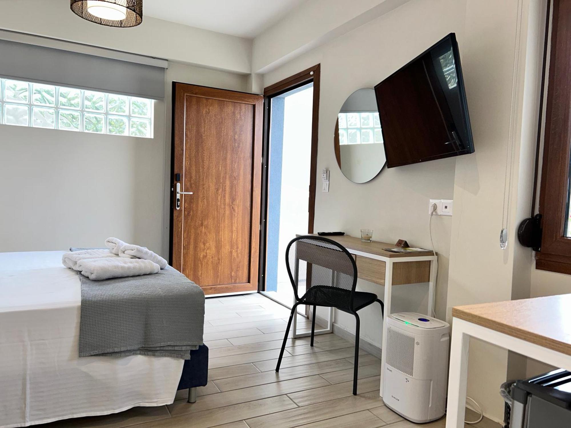 Porto Portes Suites Nea Poteidaia Exterior photo